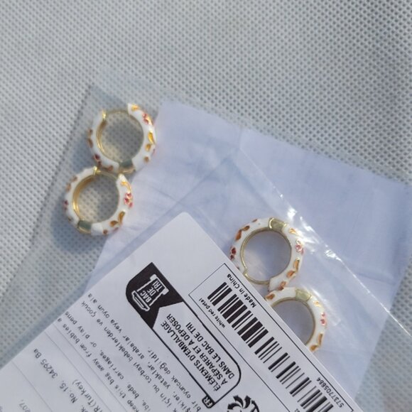 Floral Design Huggie Hoop Enamel Earrings Red White One Size - Picture 2 of 7